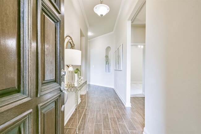 Building Photo - 12617 White Cove Dr