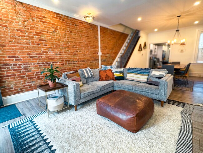 Foto del edificio - 1434 E Columbia Ave