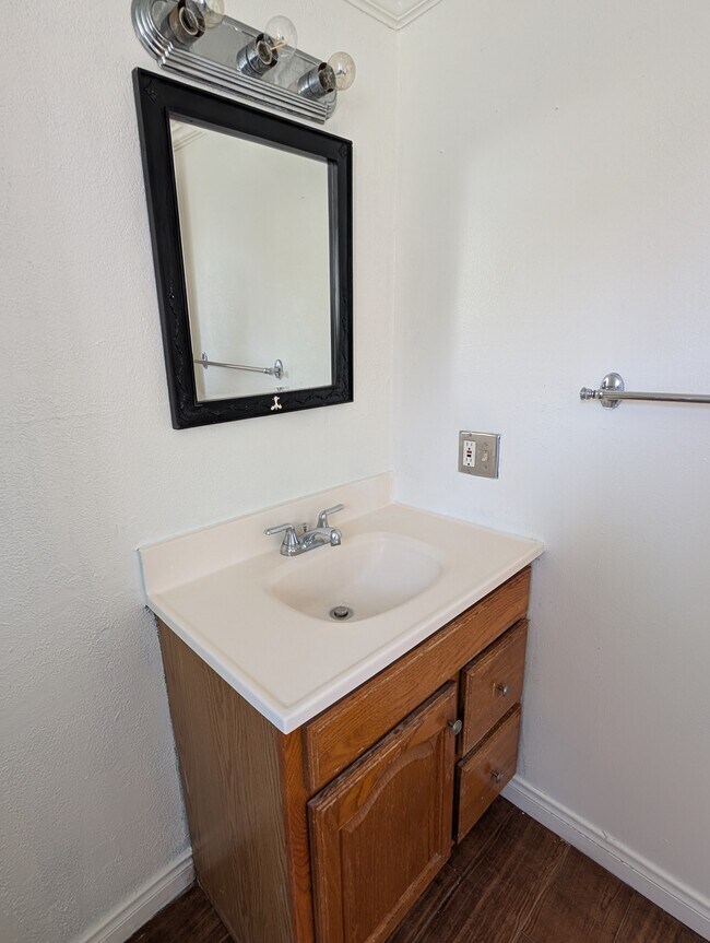 Restroom - 7781 Bently Ave