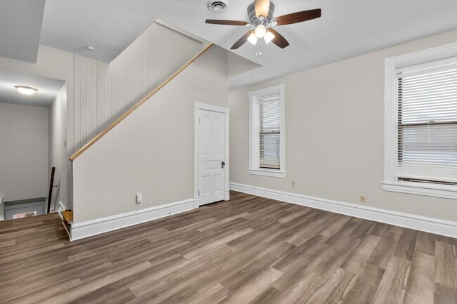 Foto del edificio - 1015 Ann Ave