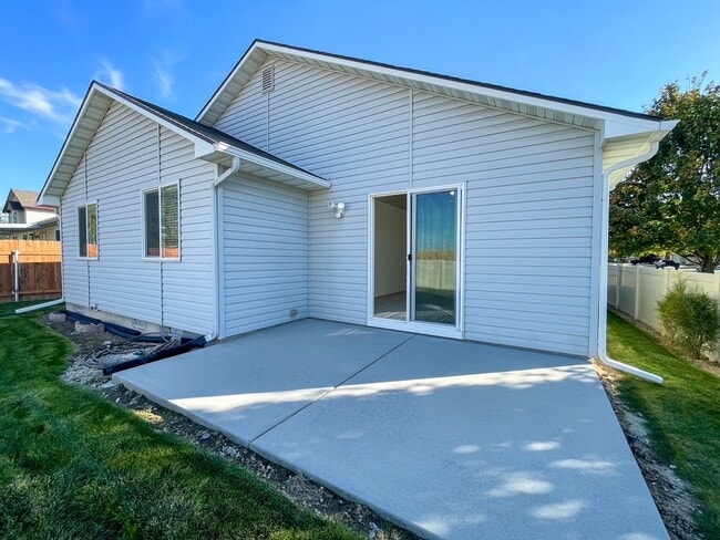 Building Photo - 10826 Hackberry St