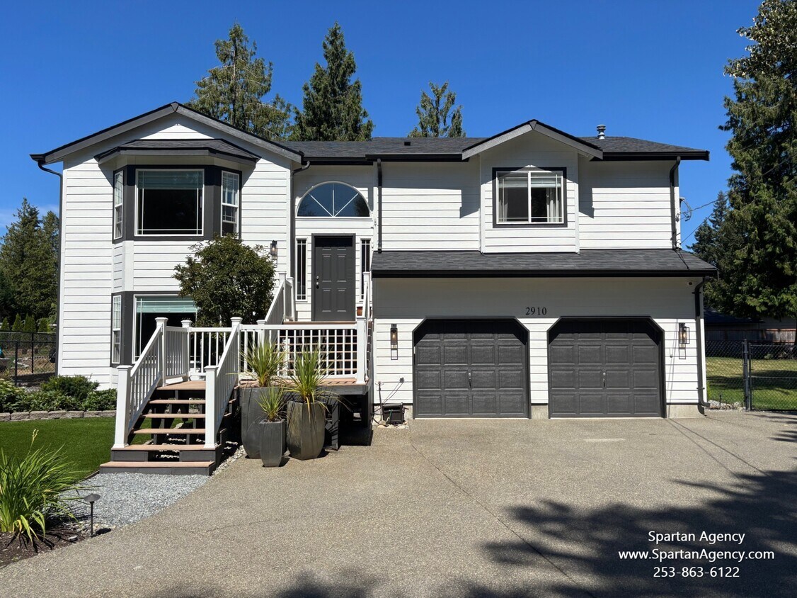 Primary Photo - 2910 184th Ave E
