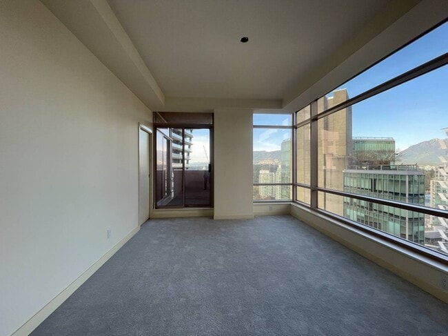 Building Photo - 1500 Alberni St