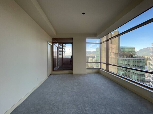 Photo du bâtiment - 1500 Alberni St