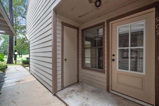 Building Photo - 12900 Walden Rd
