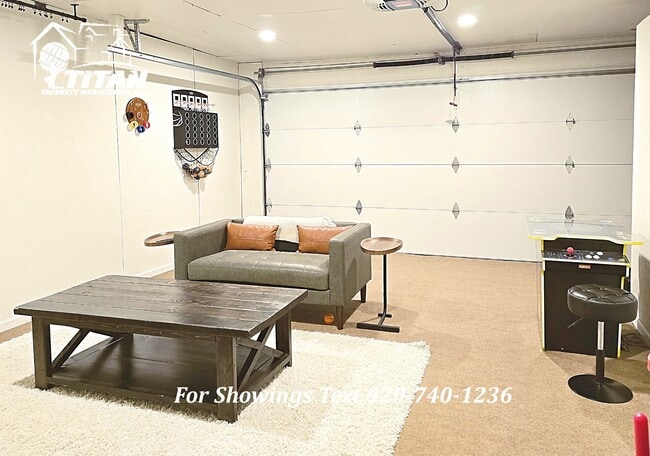 Foto del edificio - 2303 Lakeside Pl