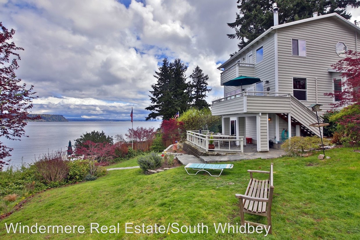 104 Park Ave, Langley, WA 98260 House Rental in Langley, WA