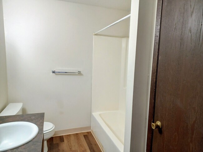 Foto del edificio - 535 N McComas St