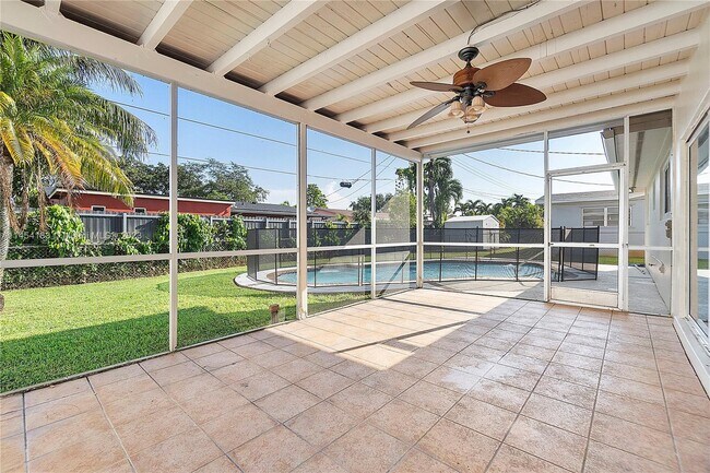 Foto del edificio - 7721 NW 6th Ct