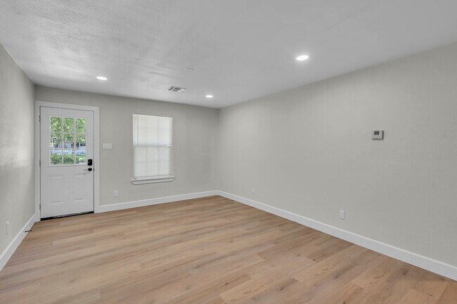 Foto del edificio - 2730 Proctor Ave