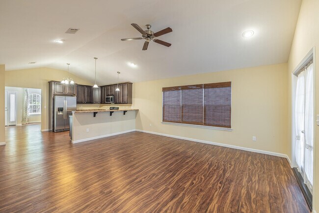 Building Photo - 3797 Peachtree Way