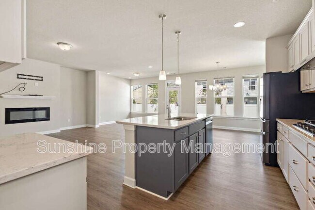 Foto del edificio - 235 McCormick Dr