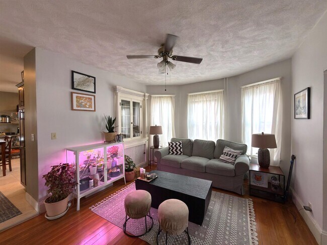 Foto del edificio - 9 Amaranth Ave