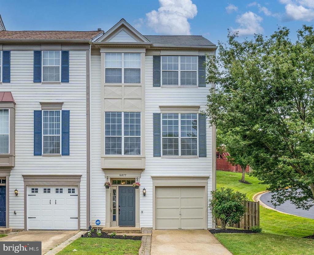 Foto principal - 16877 Jed Forest Ln