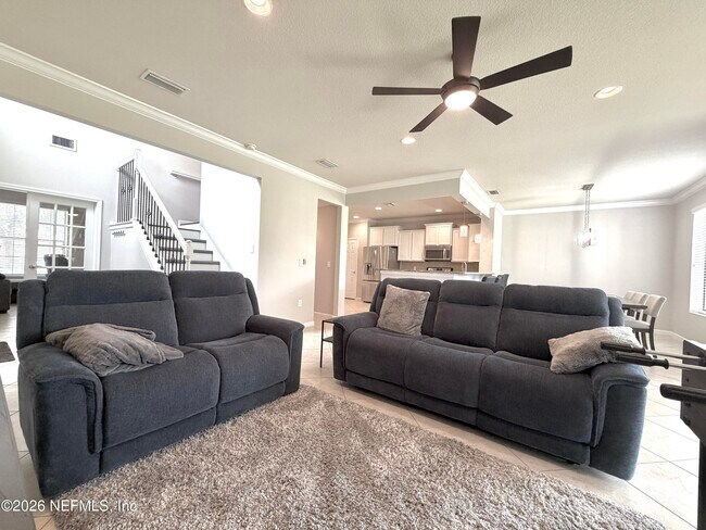 Building Photo - 13527 Montecito Pl
