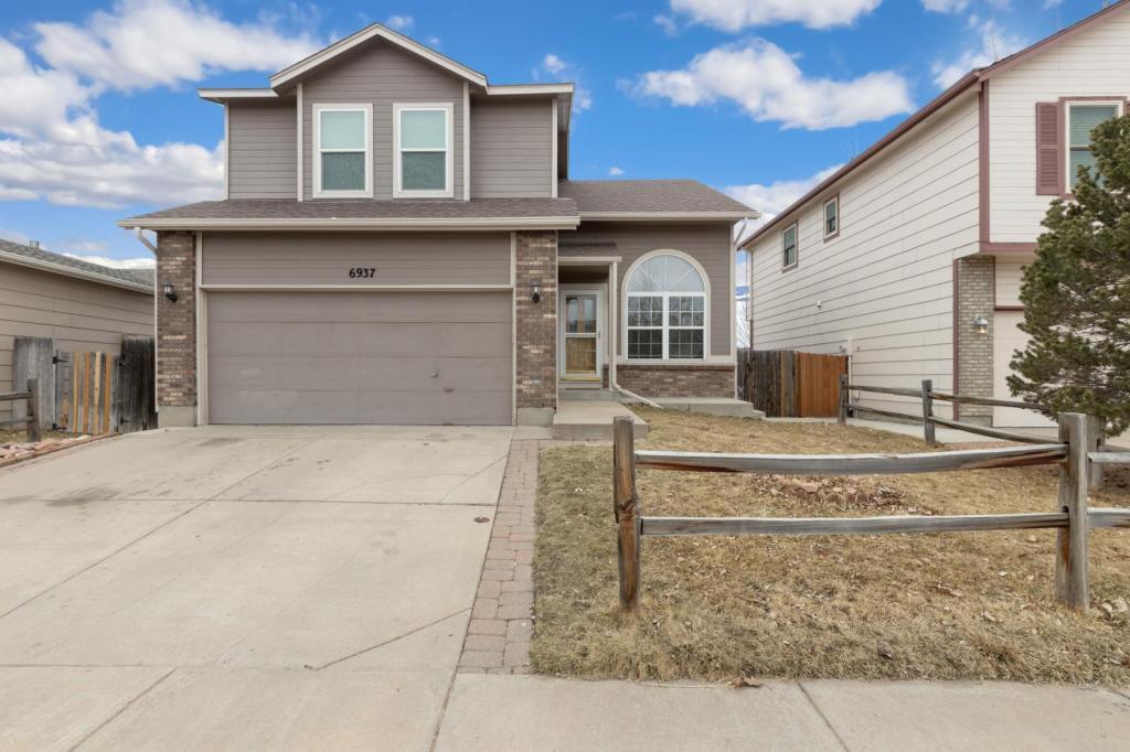 Foto principal - 6937 Lost Springs Dr.