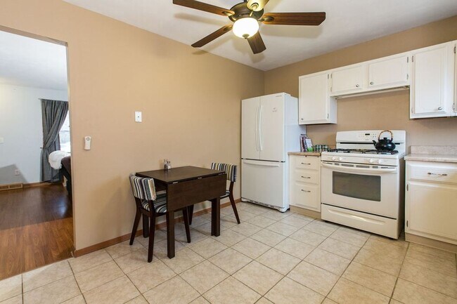 Foto del edificio - 3727 Hillcrest Rd