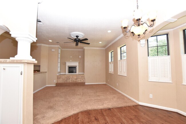 Foto del edificio - 114 Mc Kinney Ln