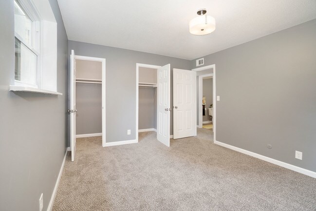 Building Photo - 301 Maple Blvd