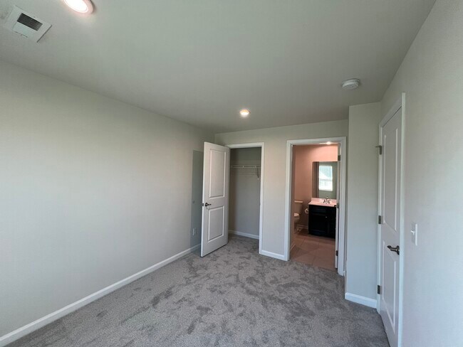 Foto del edificio - 1965 Stallings Rd