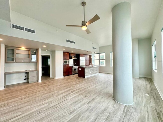 Foto del edificio - 1208 E Kennedy Blvd
