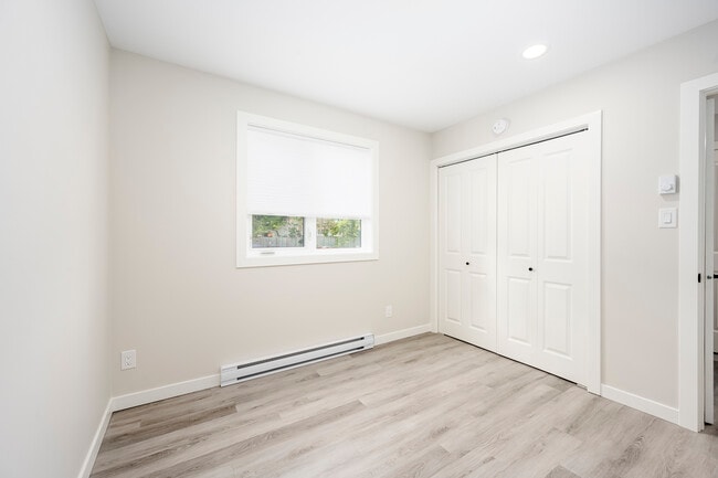 Building Photo - 354 Edison Ave