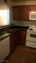 Building Photo - 2121 Blue Breeze Dr