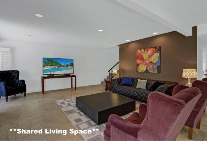 Primary Photo - bedroom in Los Angeles CA 90048