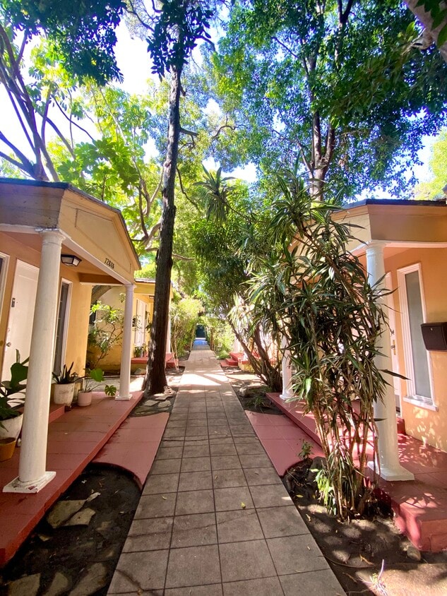 Foto principal - 7284 Fountain Ave