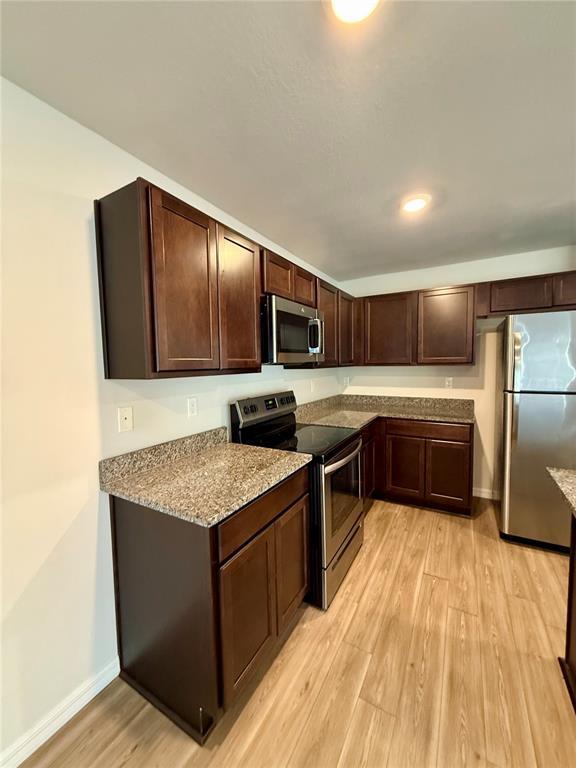 Foto del edificio - 14 Serene Pl