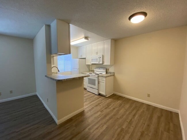 Building Photo - 4156 Wabash Ave