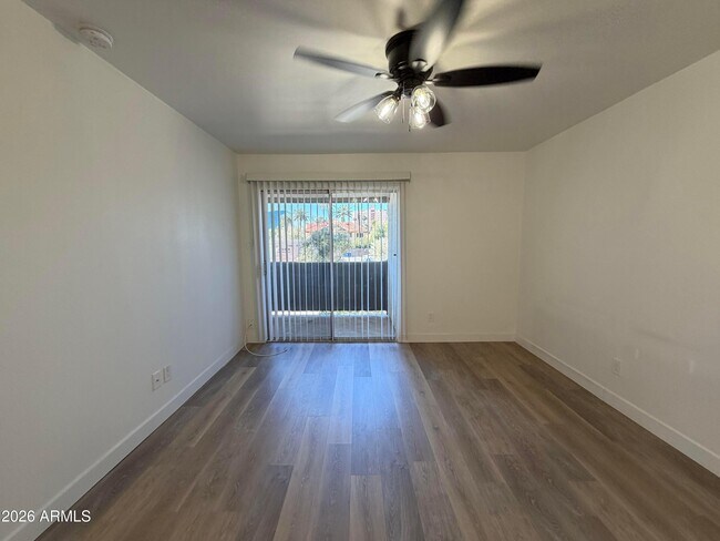 Foto del edificio - 302 E Monte Vista Rd