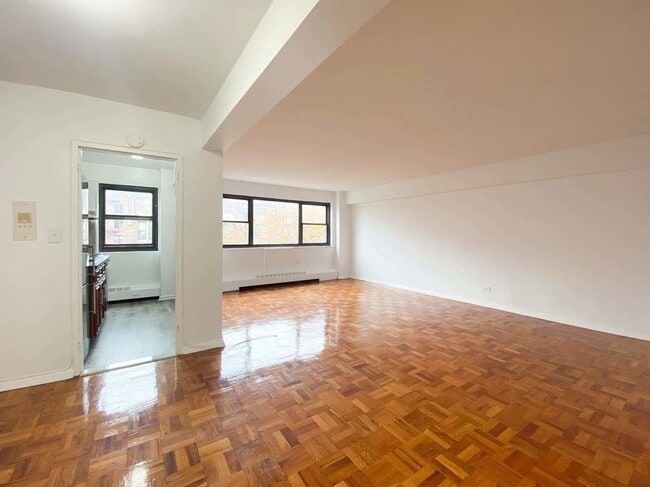 Building Photo - Quintess Apartments