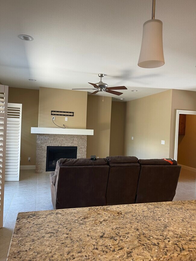 Foto del edificio - 1355 Cedar Creek Cir