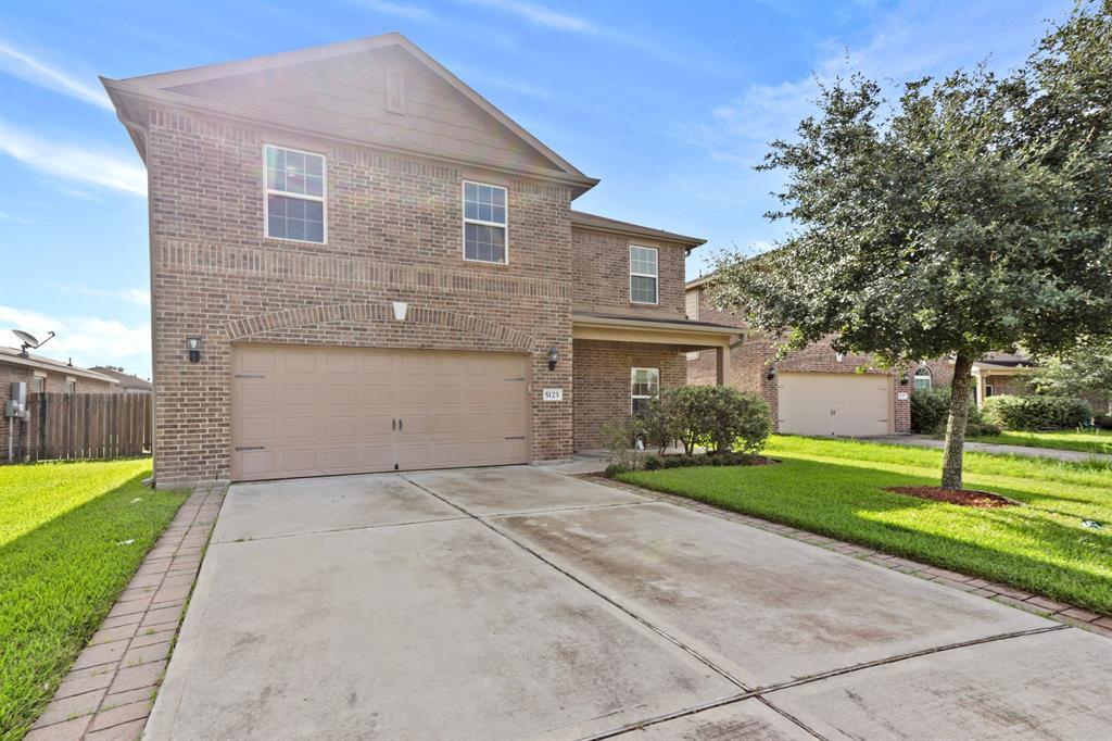 Foto principal - 5123 Oak Briar Ln