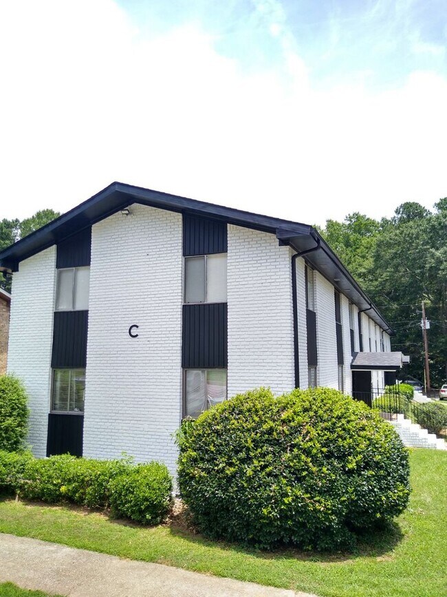 Building Photo - 1 Bedroom Style Reimagined