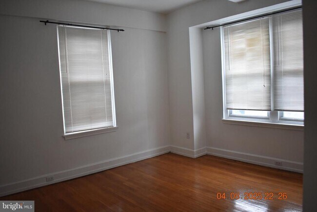 Foto del edificio - 6635 McCallum St