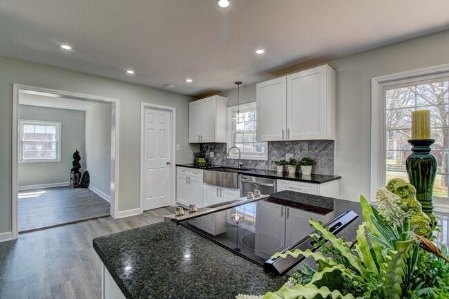 Building Photo - 1408 Delview Rd