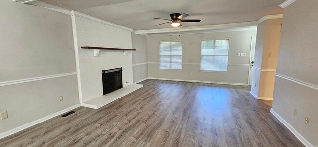 Building Photo - 107 Roundleaf Ct