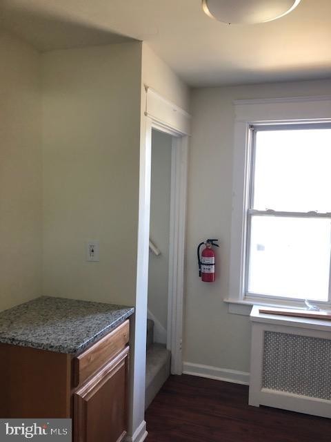 Primary Photo - 100 E Oak Ln