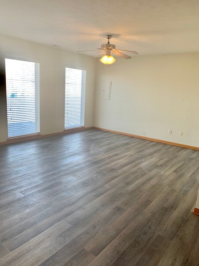 Building Photo - 2527 Cedar Cove Rd