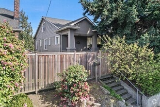 Building Photo - 5016 7th Ave NE