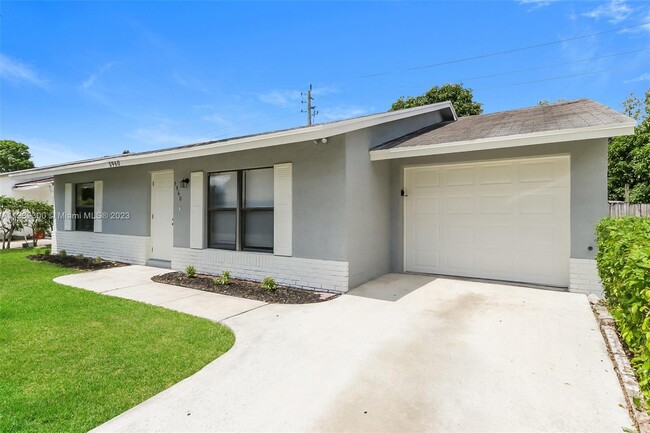Building Photo - 5960 Ithaca Cir W