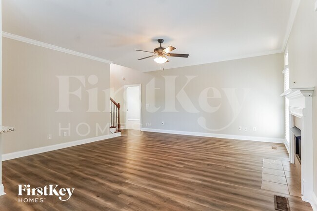 Foto del edificio - 2026 Laurel Lakes Ln