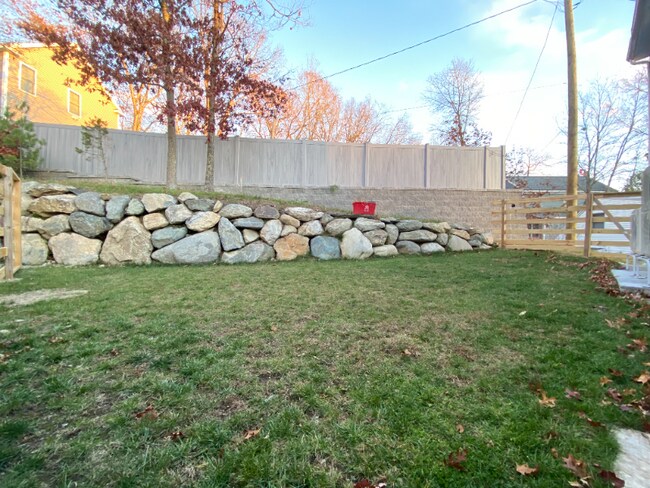 Foto del edificio - 8 Russell Rd