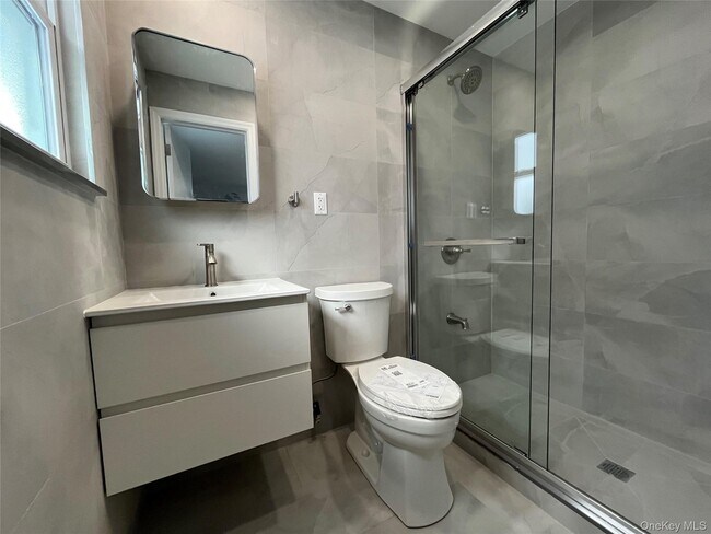 Foto del edificio - 34-22 Brookside St