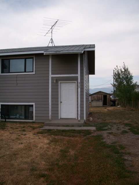 Foto principal - 2 Bedroom 1 Bath Duplex - NEW LOW PRICE