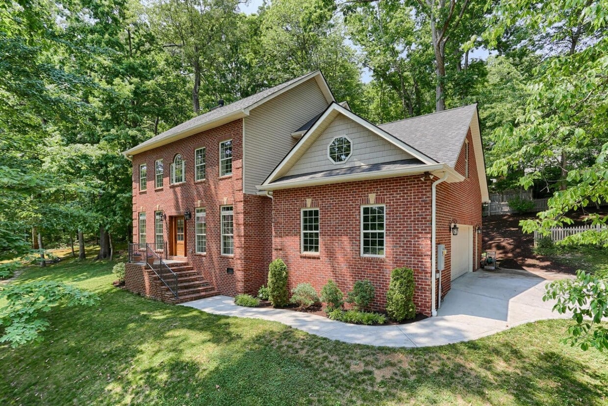 Primary Photo - West Knoxville 37931 - 4 Bedroom, 2.5 Bath...
