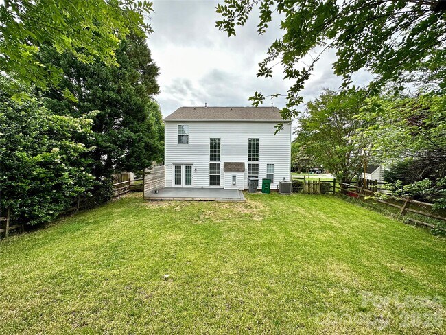 Foto del edificio - 5307 Bentgrass Run Dr