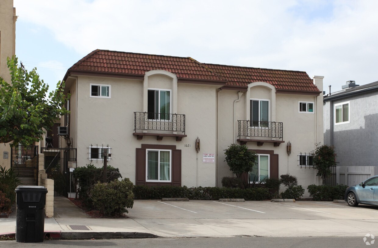Foto principal - 1021 Essex St